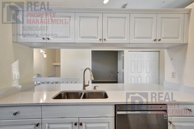 Building Photo - 4220 Players Pl