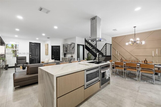 Building Photo - 7852 NW 116 Pl