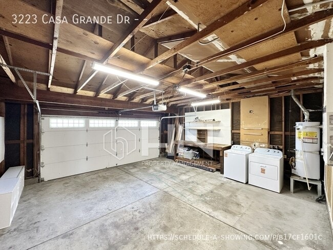 Building Photo - 3223 Casa Grande Dr