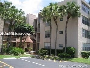 Building Photo - 9470 Live Oak Pl