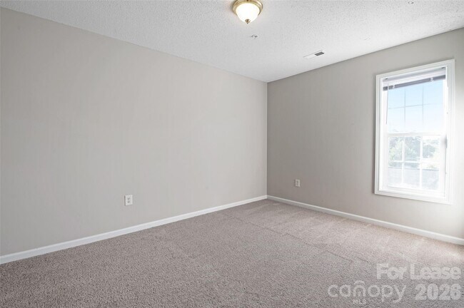 Building Photo - 118 Steam Engine Dr