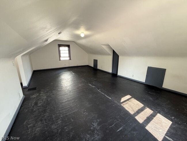Building Photo - 1504 Preston Ave