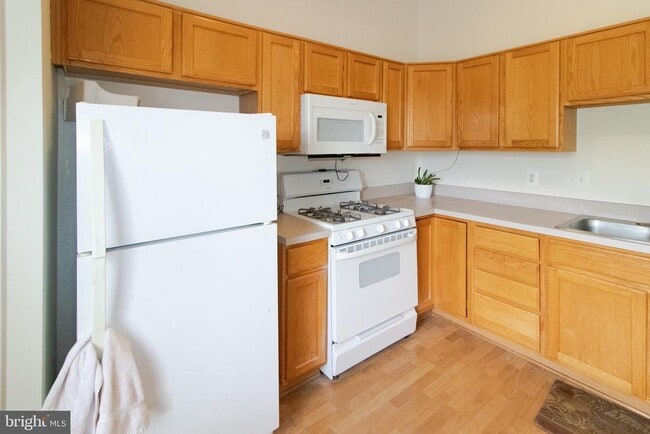 Building Photo - 7505 Calderon Ct