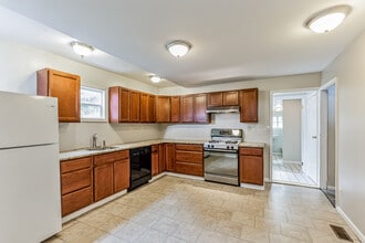 Building Photo - 123 Main St