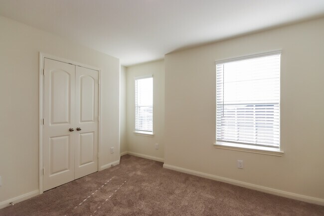 Building Photo - 5819 Littoral Rd