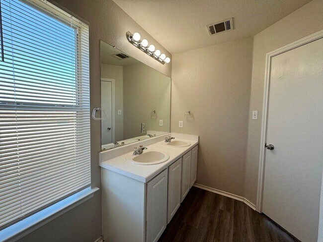 Building Photo - 119 Peppergrass Cove