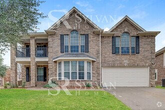Building Photo - Your dream home awaits!