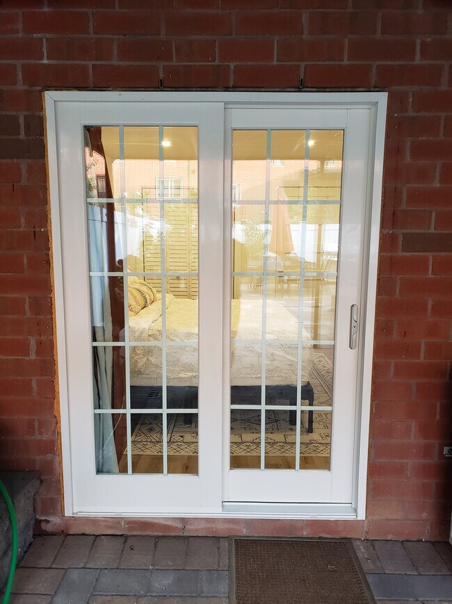 Building Photo - 15 E 117th St