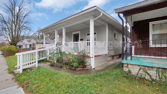 Building Photo - 271 S Wheatland Ave