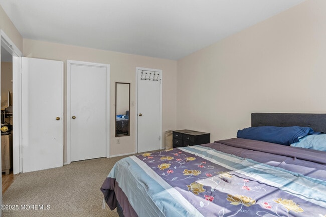 Building Photo - 6072 Cedar Ct