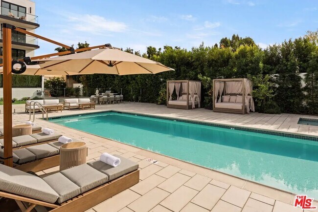 Building Photo - 505 S Barrington Ave