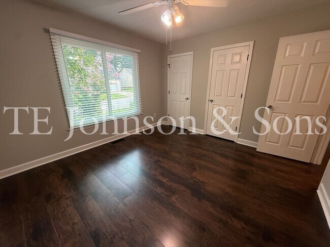 Building Photo - Charming One Level 3 Bedroom Home with Fenced Yard, Garage, and Deck
