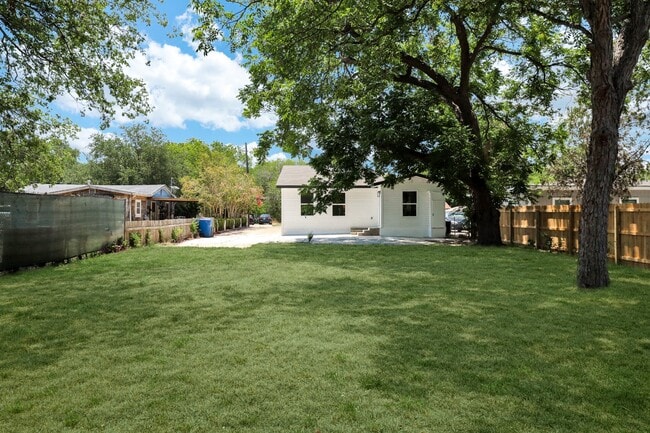 Building Photo - 775 Yucca St