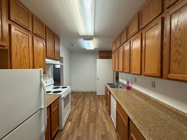 Building Photo - 900 N St