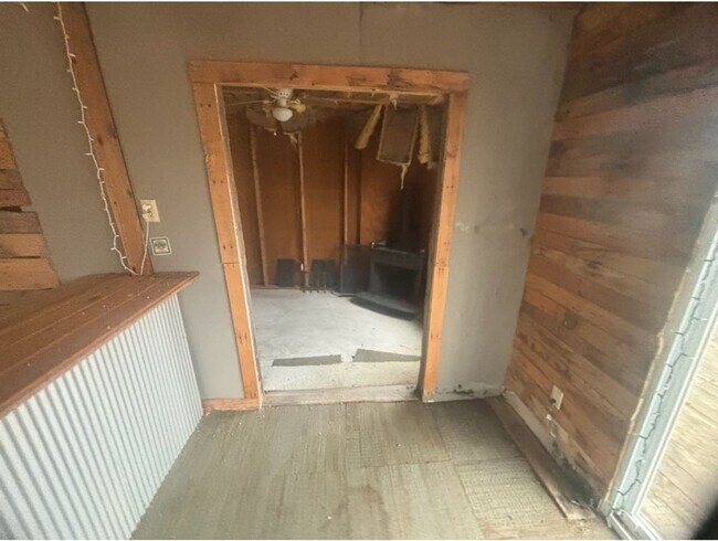 Building Photo - 13.2-Acres With Cabin! - $ 690 Month / $900 Down