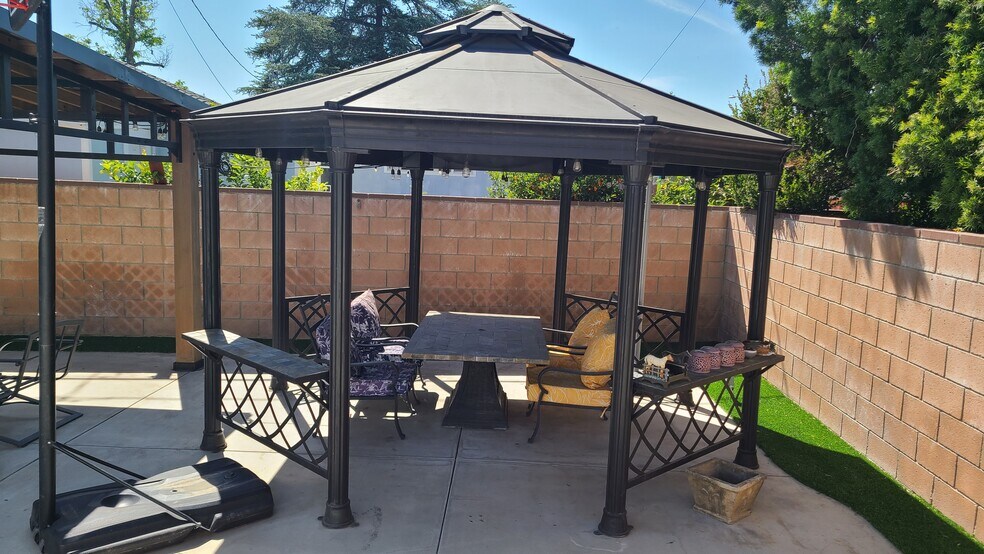 Building Photo - 2019 N Manning St