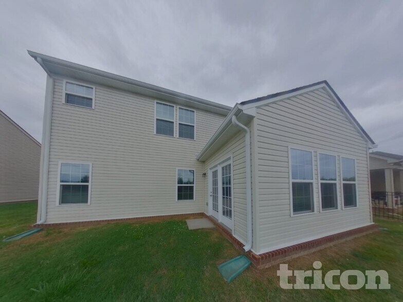 Building Photo - 2637 Candlewick Ct