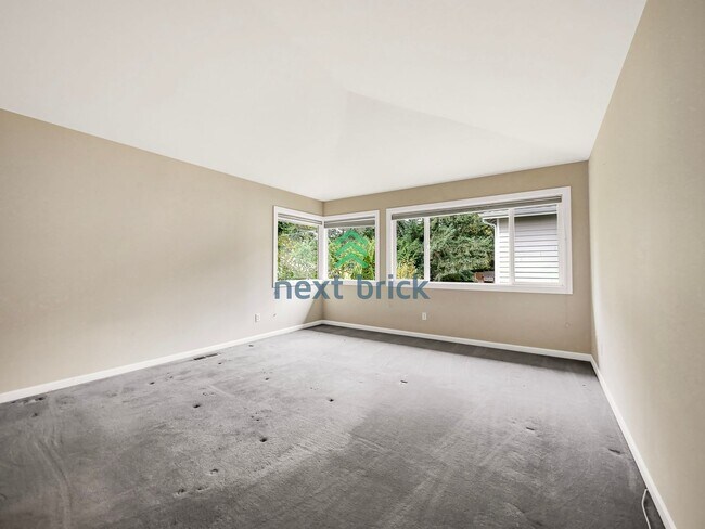 Building Photo - 4 Bed 2.5 Bath Single Family for Rent!