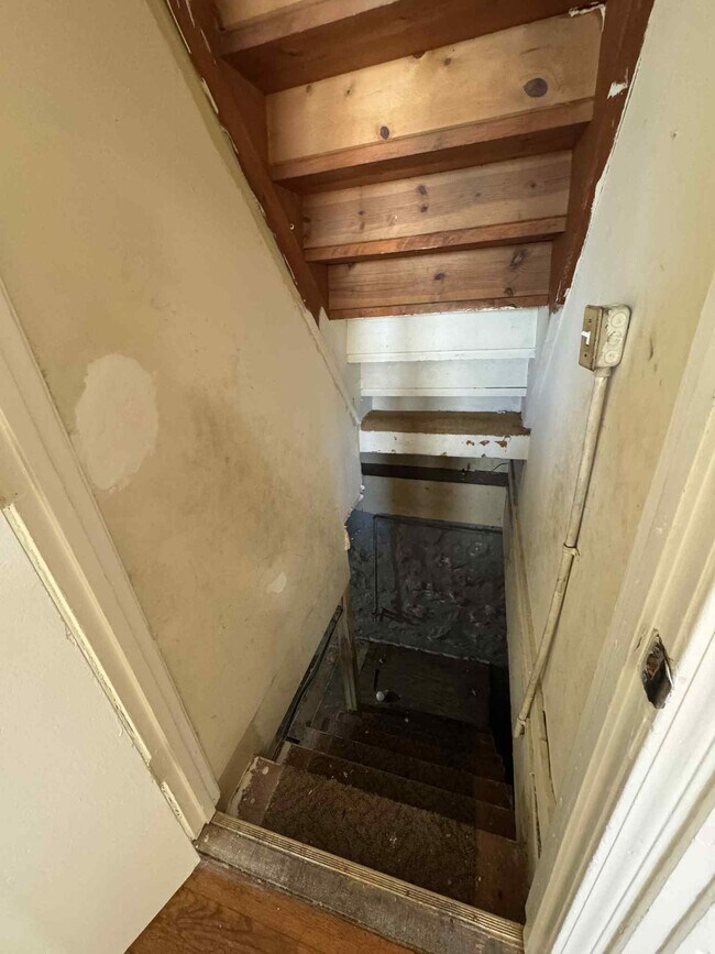 Building Photo - 1611 Nutwood St