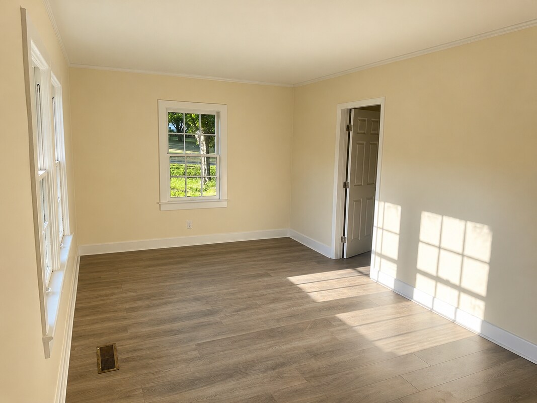 Building Photo - 1105 Pineview Rd