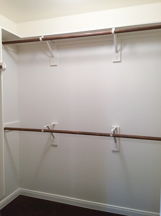 Building Photo - 3BR / 2BA Duplex in Hewitt, Texas | Midway ISD *Leasing Special Available*