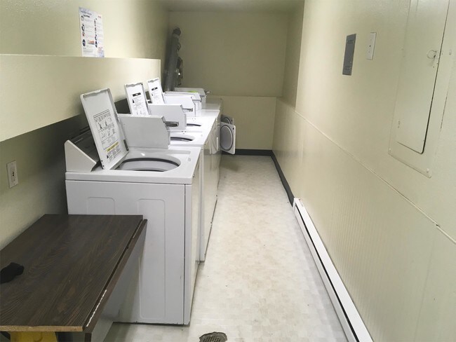 Building Photo - 1327 W 27th Ave