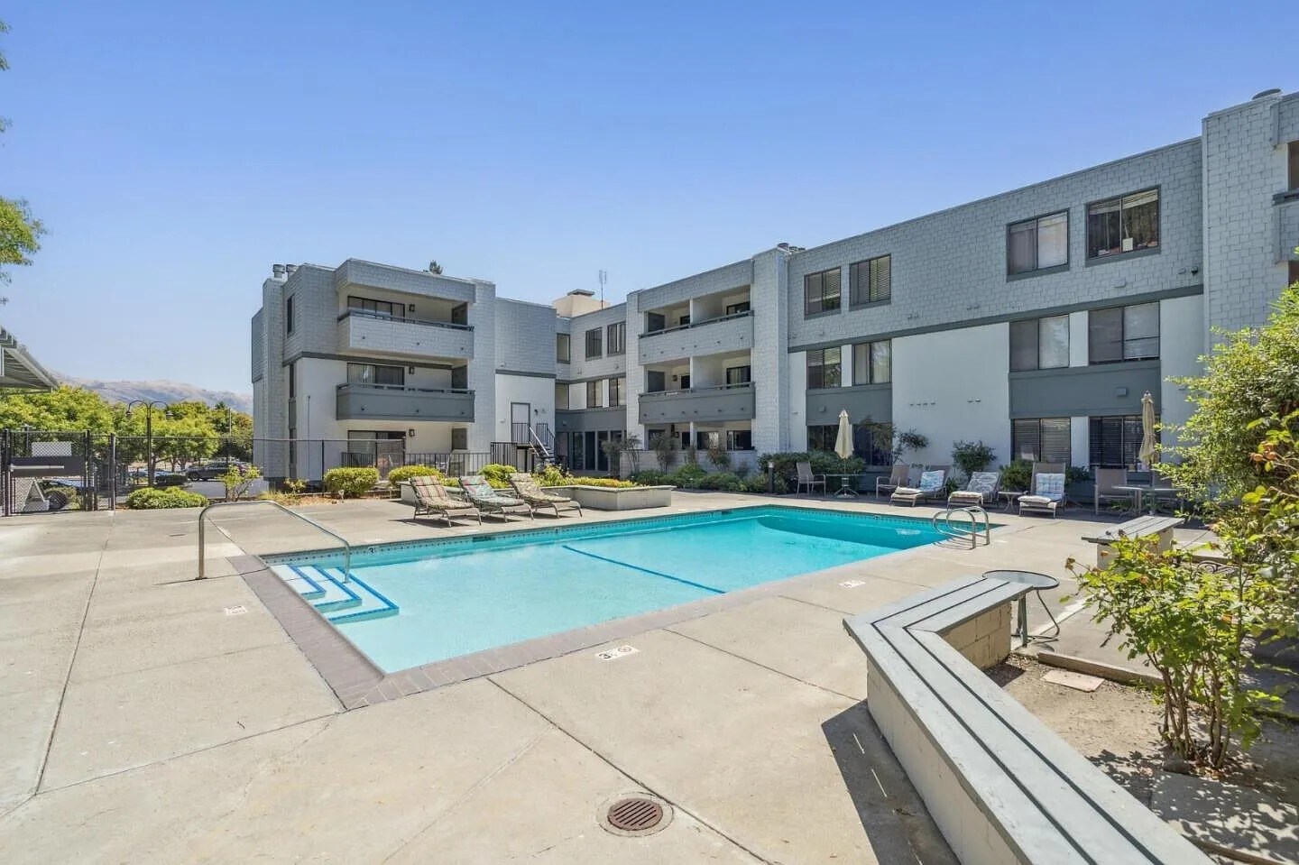 Building Photo - 40425 Chapel Way