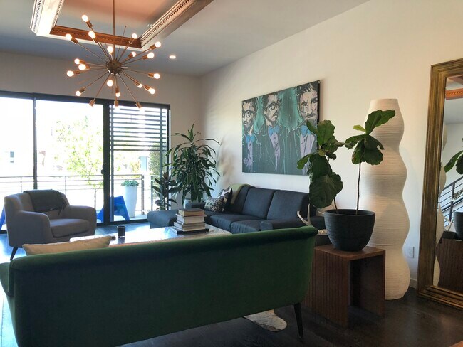 Building Photo - 465 Garden St