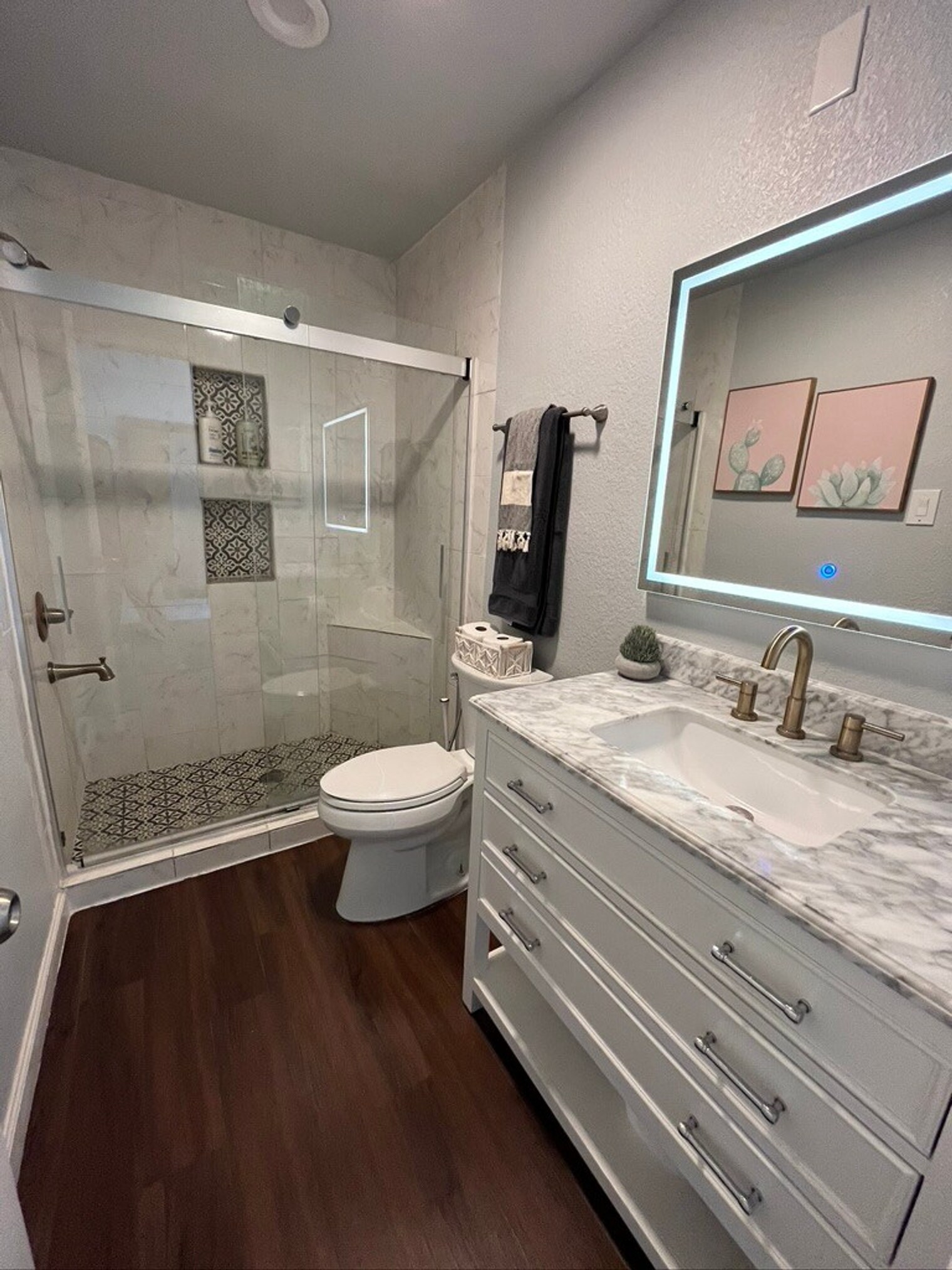 Building Photo - 2201 Rosemary Ln