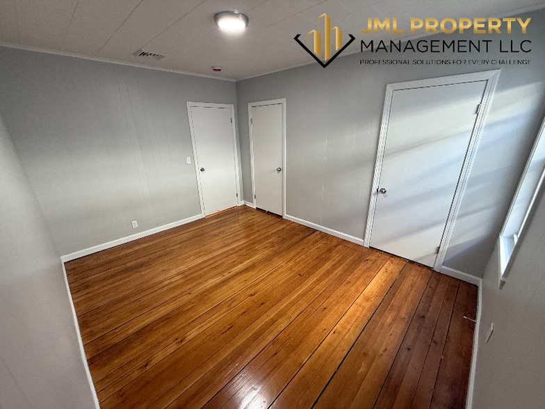 Building Photo - 52 Pitman St