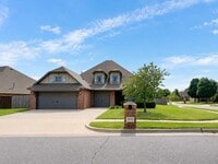 Building Photo - 5720 St James Pl
