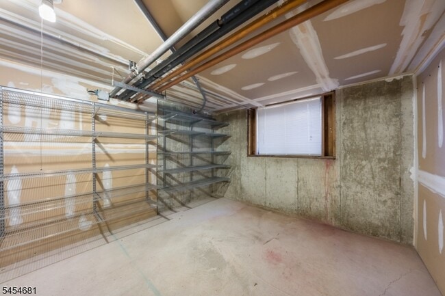 Building Photo - 21 Foxwood Dr
