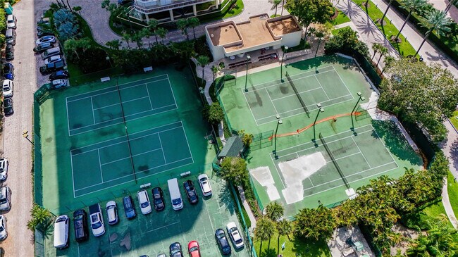 Building Photo - 20191 E Country Club Dr