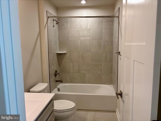 Building Photo - 88 Rosemary Wy