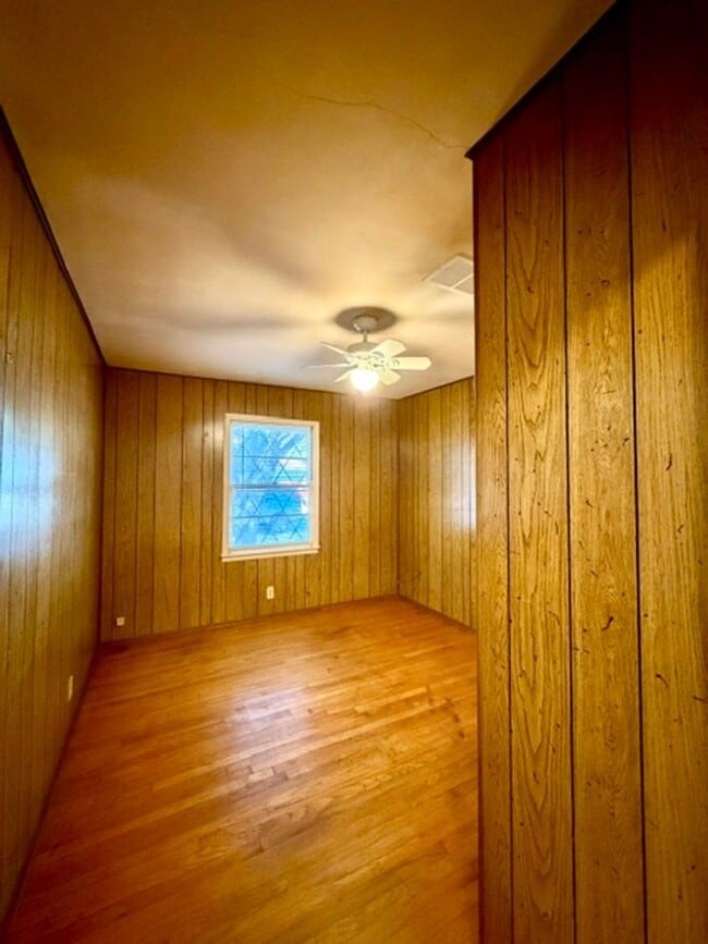 Building Photo - 2600 S 26th St
