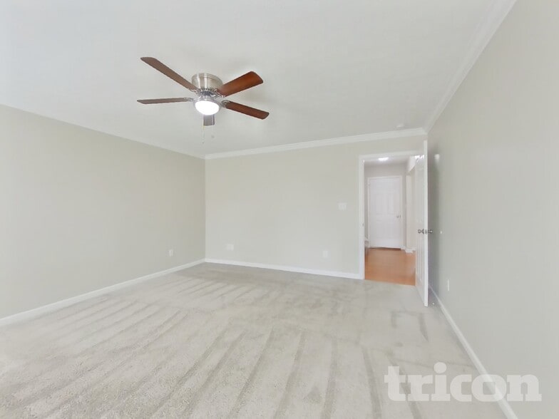 Building Photo - 2636 Danbury Cir