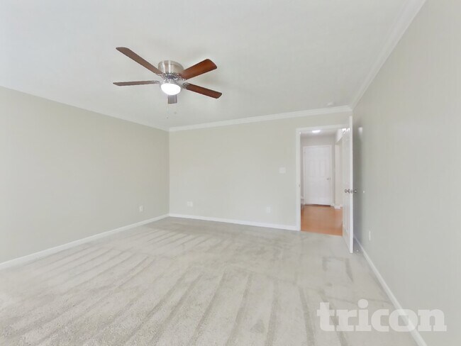 Building Photo - 2636 Danbury Cir