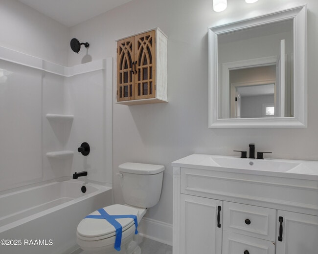 Building Photo - 424 Eraste Landry Rd