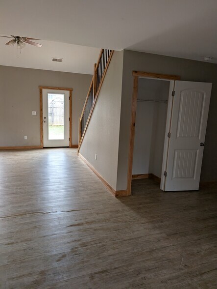 Building Photo - 166 Kline Rd