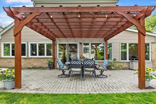 Building Photo - 40 Williamsburg Rd