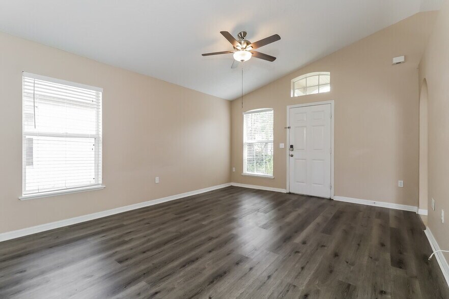 Building Photo - 2837 Mingo Dr