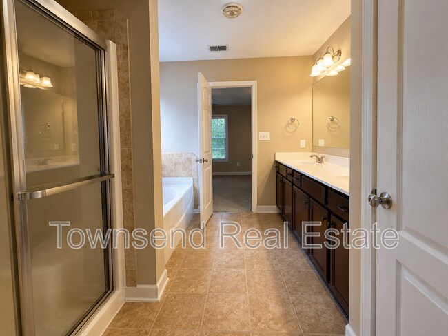 Building Photo - 2817 Blockade Runner Dr