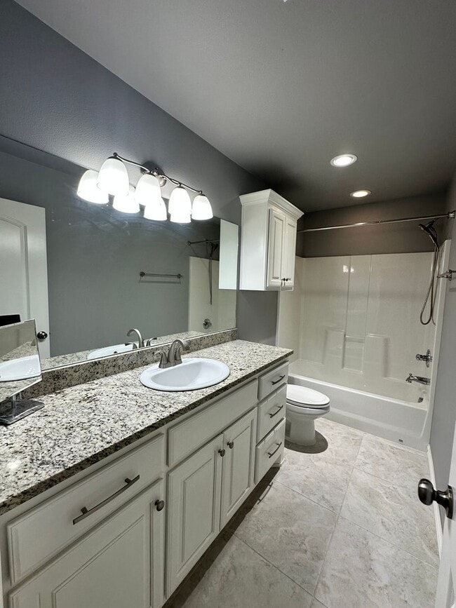 Building Photo - 3 bed, 2 bath -Aspen Pond