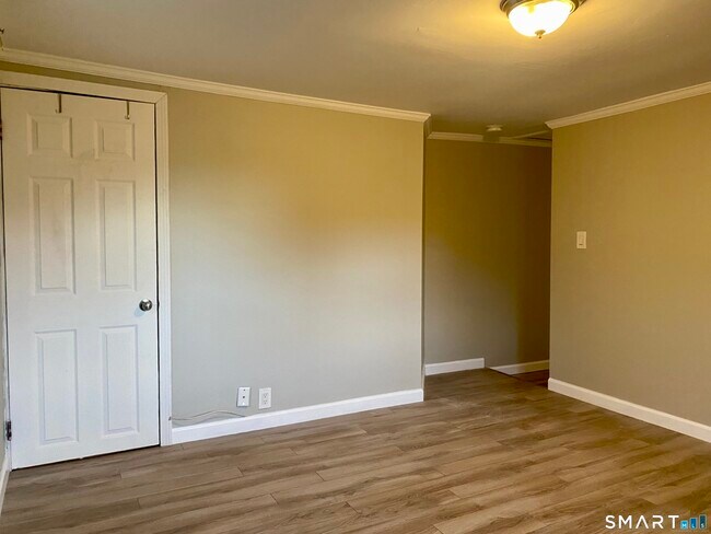 Building Photo - 43 Rodney St