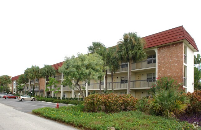 Building Photo - Executive Manor