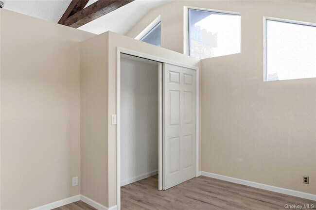 Building Photo - 378 Broadway