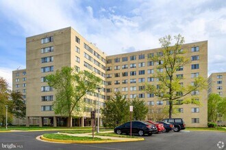 Building Photo - 6641 Wakefield Dr
