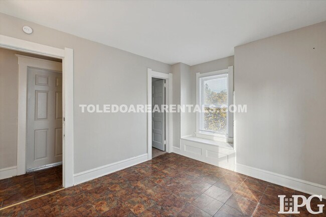 Building Photo - 2907 Rockwood Pl