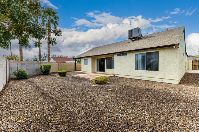 Building Photo - 7253 S Alder Dr