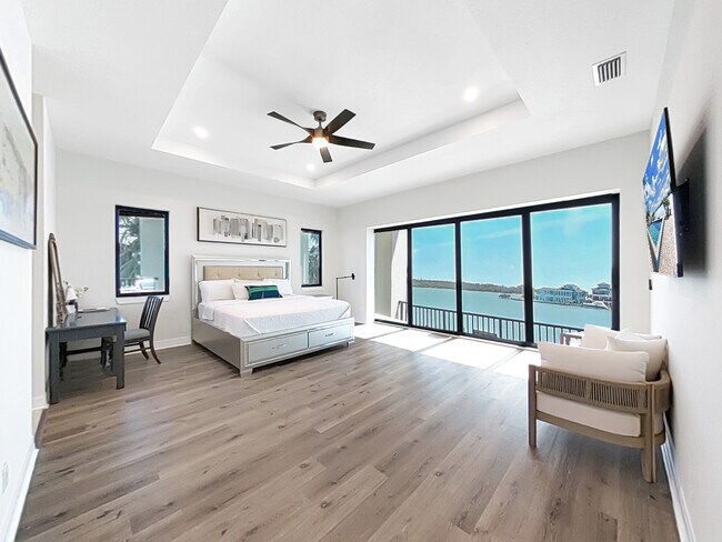 Building Photo - 882 Bay Point Dr